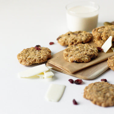 White Chocolate & Cranberry Biscuits - Mamamacs